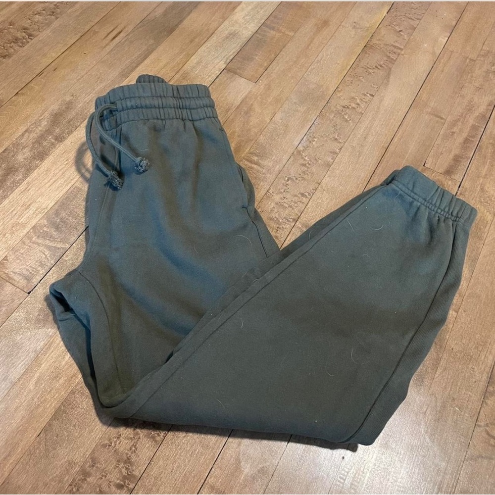 Aritiza TNA Army Green Jogger Sweatpants